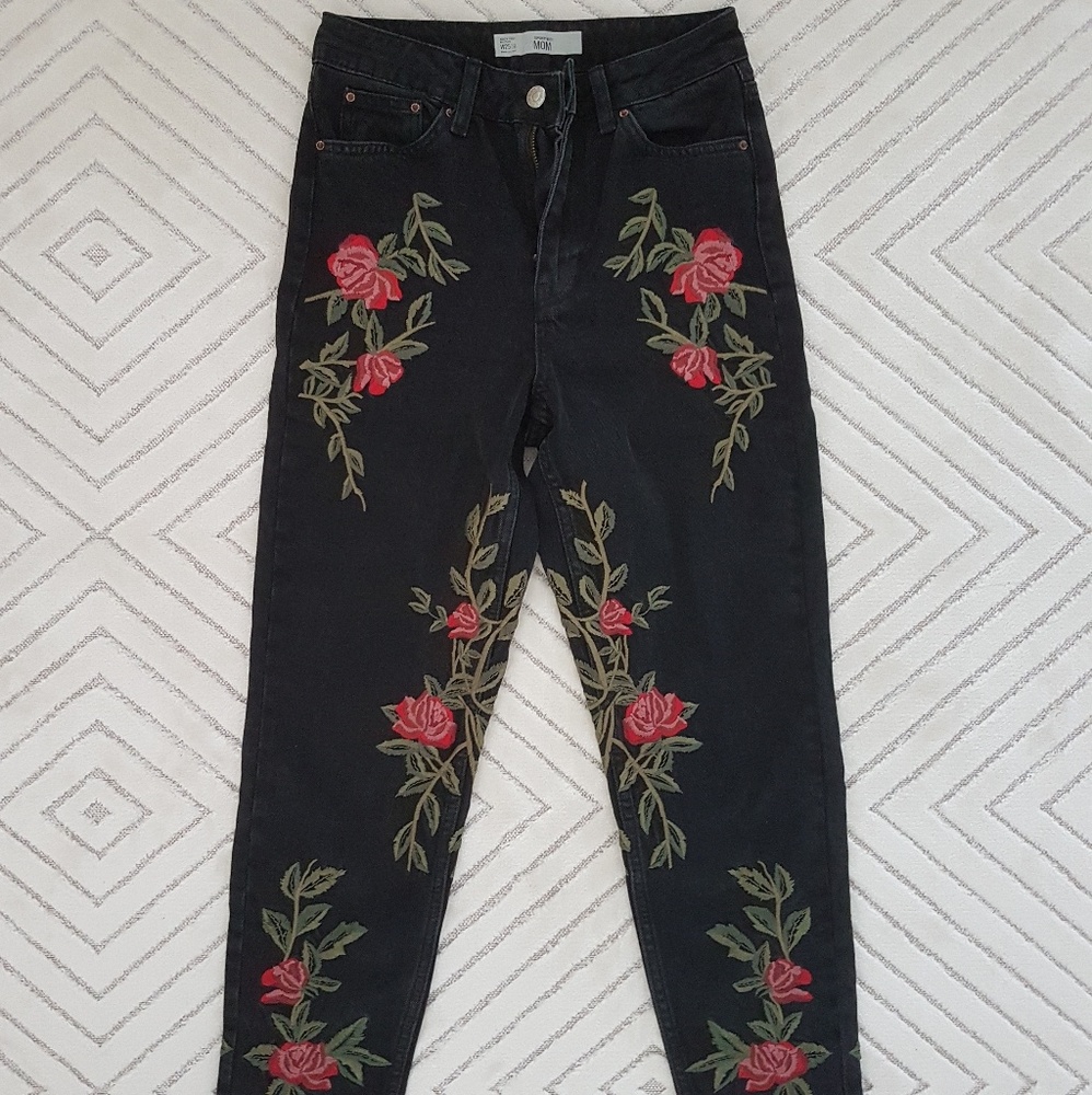 NWOT Topshop MOTO Rose Embroidered Mom Jeans
